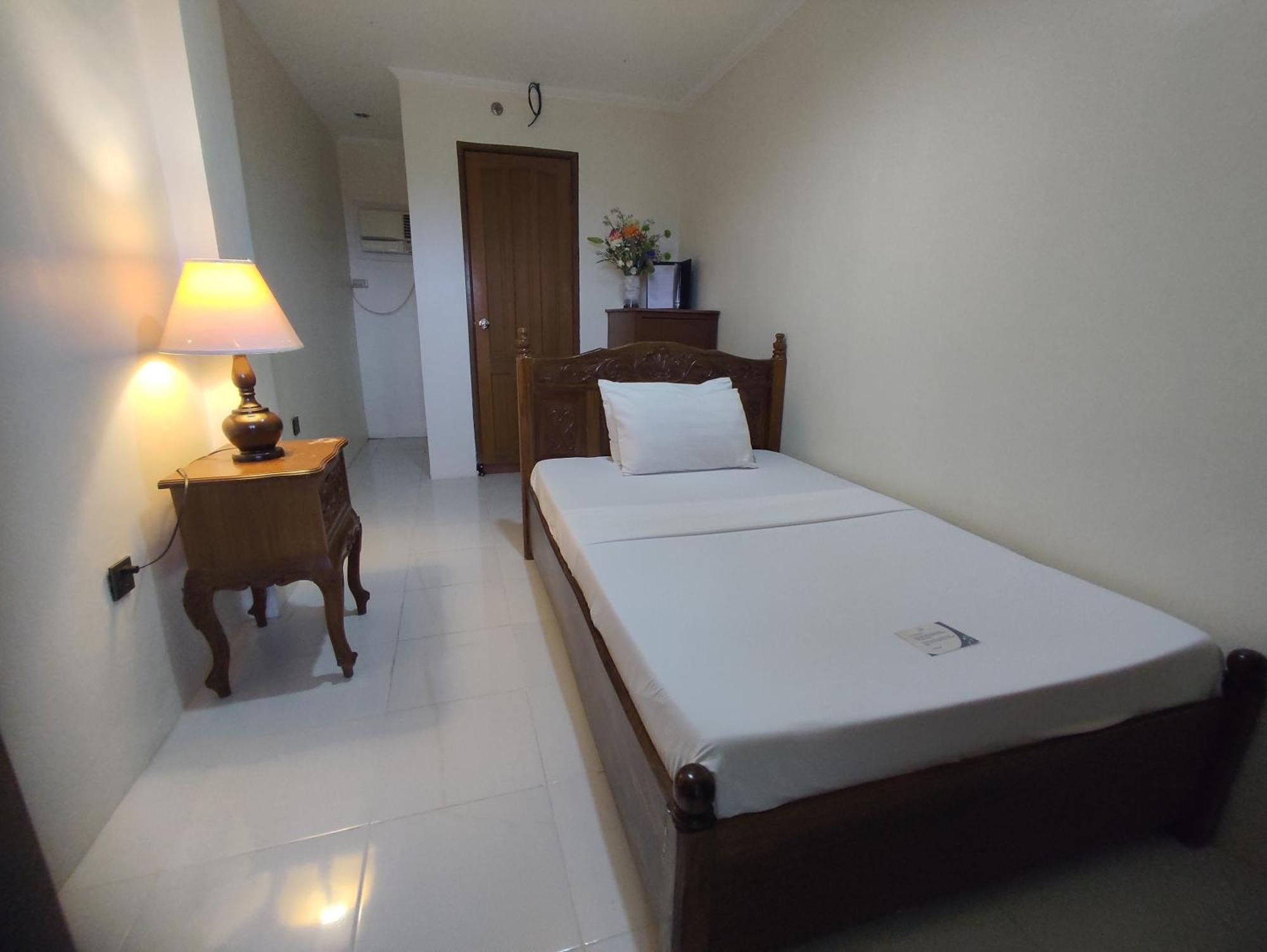 Villa Isabel Hotel Sorsogon Exteriör bild